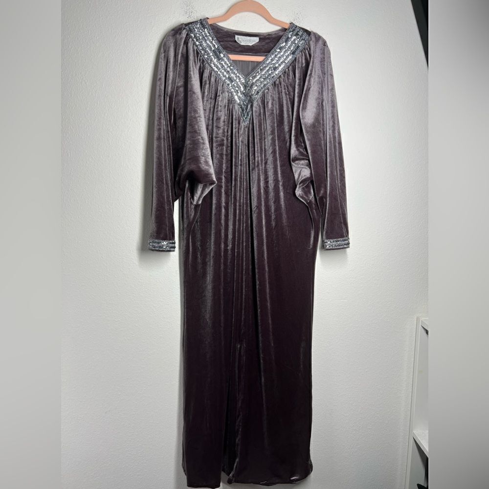 Tom Bezduda For Barad & Co. Womens Kaftan Gray Sz Medium Vintage Velvet Sequins